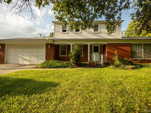 2415 Otter St, Warren, MI 48092