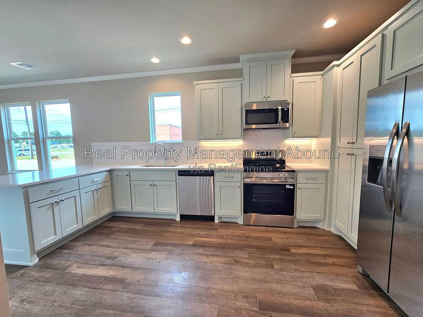 2 bed, 2.5 bath, 1120 sqft, $1,700 — Photo 3