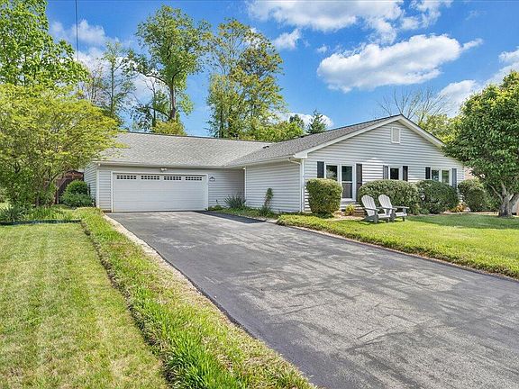 3rd image of 7035 Autumn Wood Ln