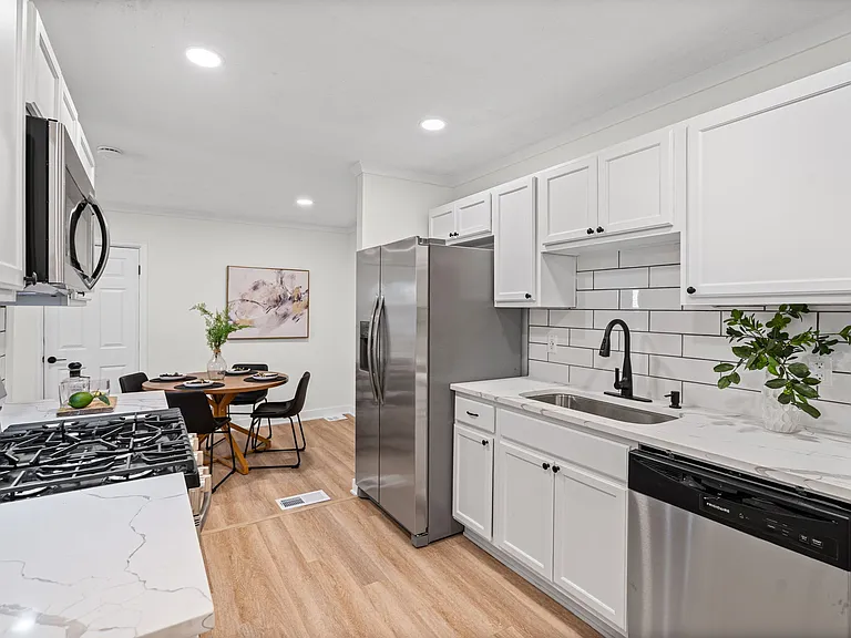 7615 Terrace St — Photo 15