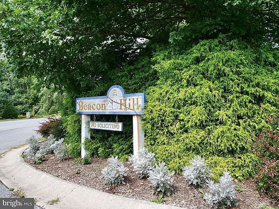 5th image of 412 Ashburton Pl