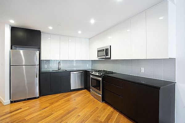 1st image of 3143 Vernon Blvd Unit 201