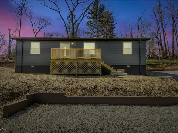 1427 Saint Charles St, Zanesville, OH 43701