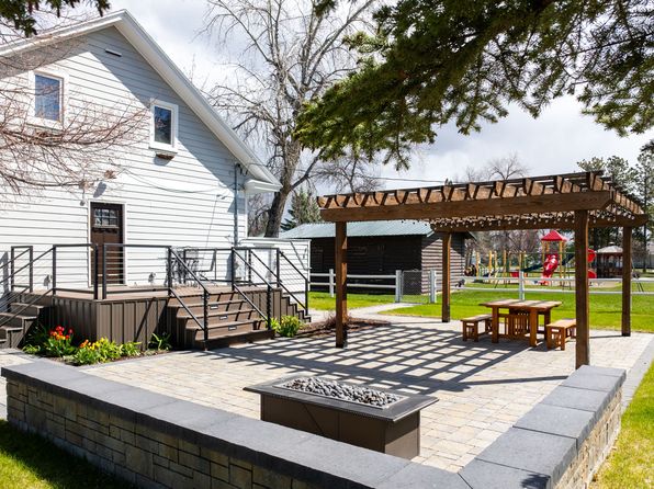 13 5th St N, Fairfield, MT 59436