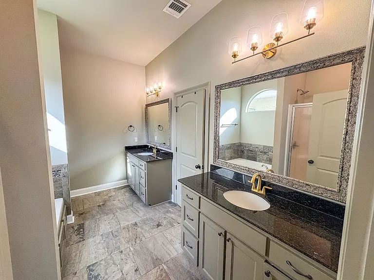 8333 Valencia Ct — Photo 12