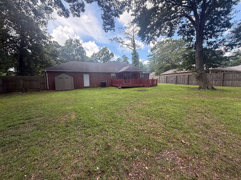 3290 Valencia Dr — Photo 40
