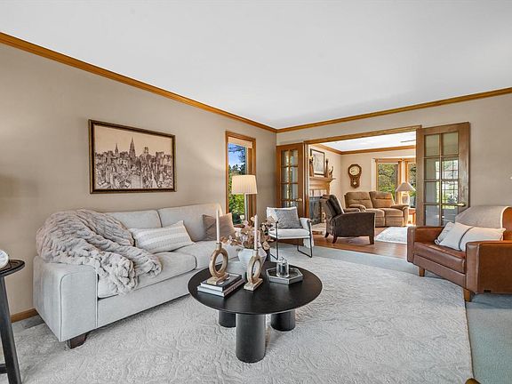 3rd image of 3153 Linden LANE