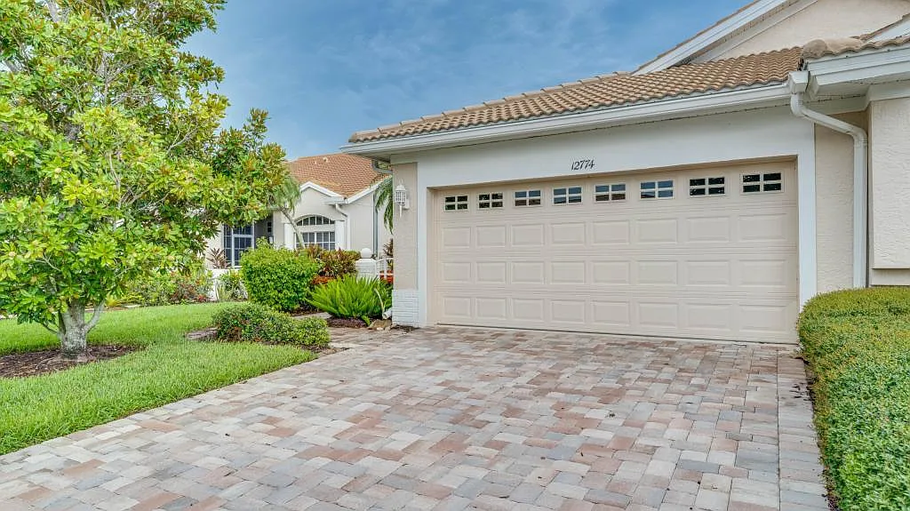 12774 Devonshire Lakes Cir — Photo 1