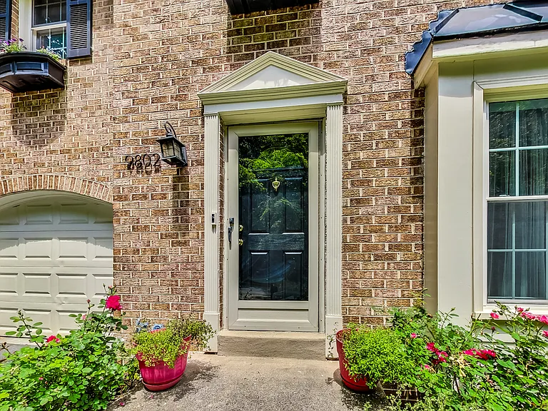 9802 Campbell Dr — Photo 4