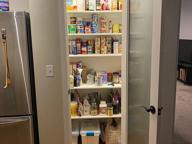 Kitchen pantry