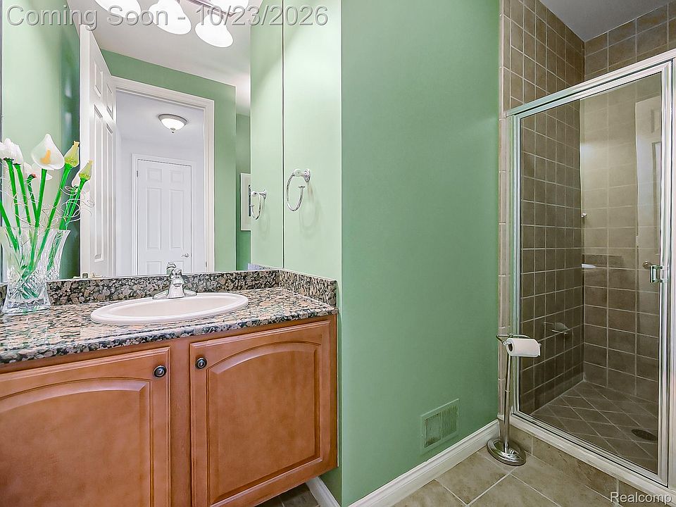 18777 Stonewater Blvd, photo 23
