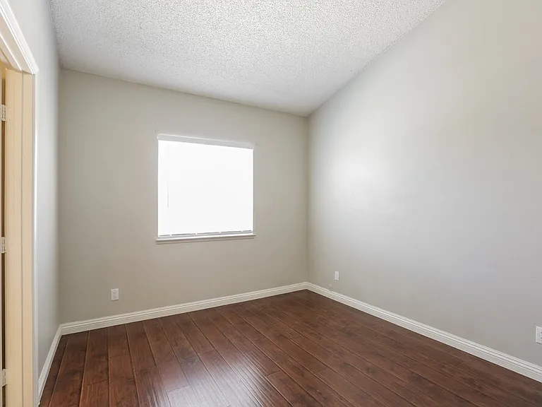 7217 Chesterton Dr — Photo 14