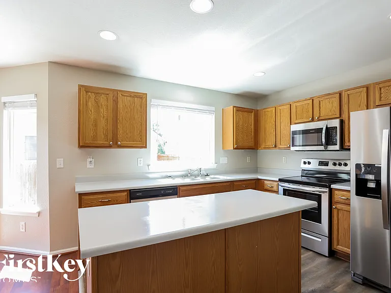 15440 March Pl — Photo 6