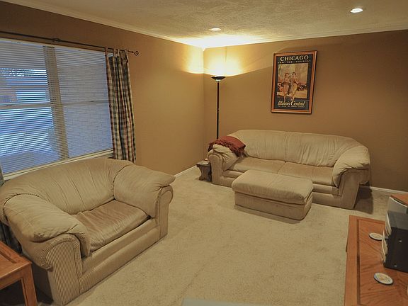 2nd image of 1920 Lanesboro Dr