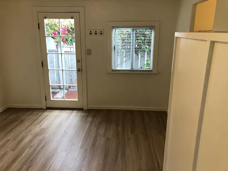 5067 1/2 Brighton Ave — Photo 11