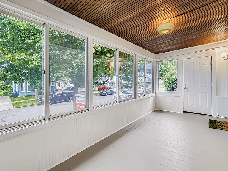 364 Bates Ave — Photo 9