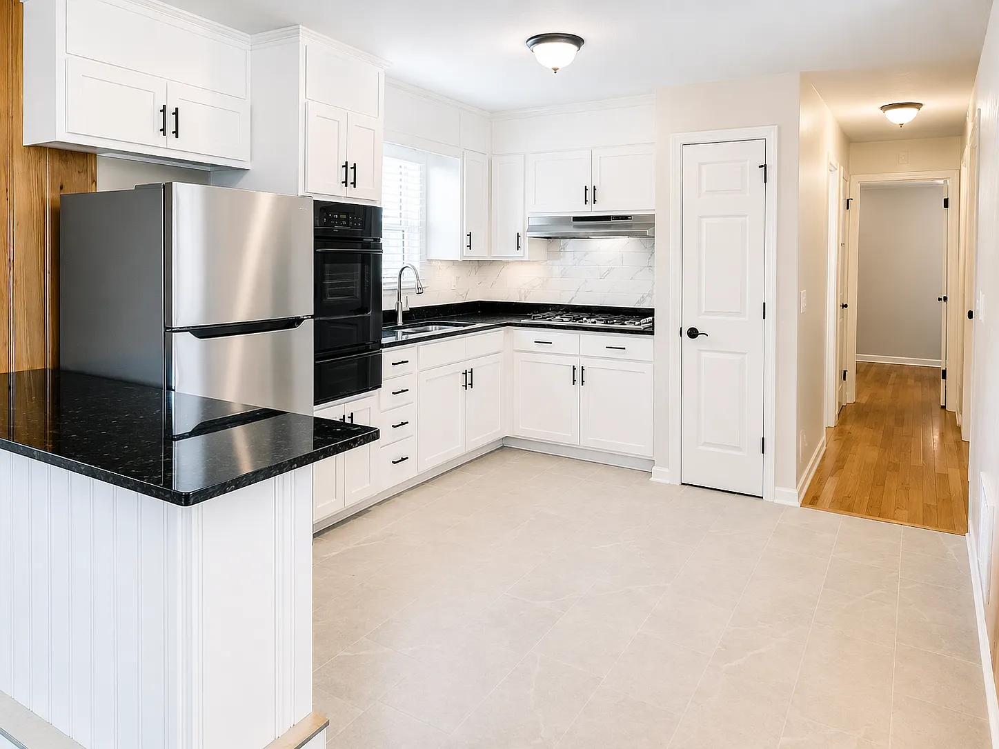 3 bed, 1008 sqft, $1,825 — Photo 2