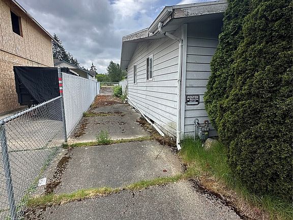 5th image of 6712 27th Street W