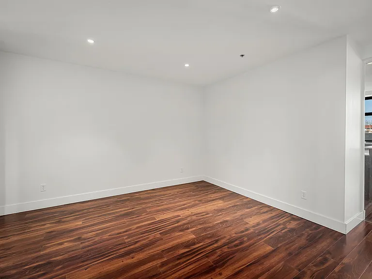 3010 Locust St #208 — Photo 13