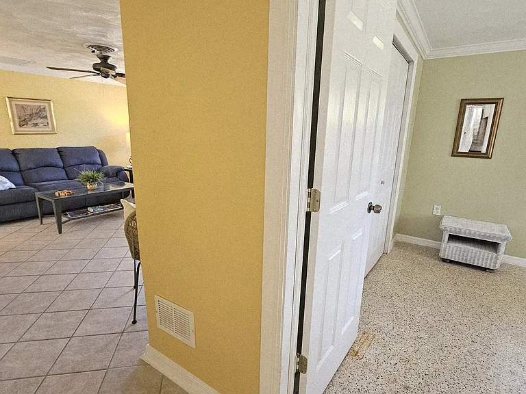 Hallway to 2nd bedroom