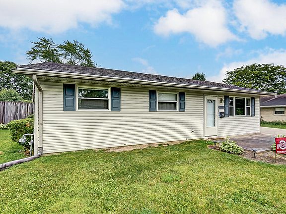 3rd image of 4494 Blough Dr