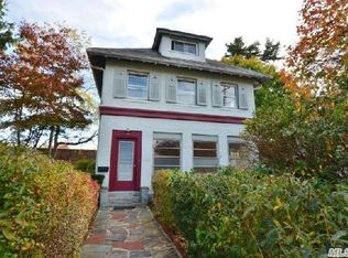 10 Elm St, Great Neck, NY 11021