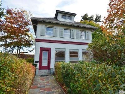 10 Elm St, Great Neck, NY, 11021