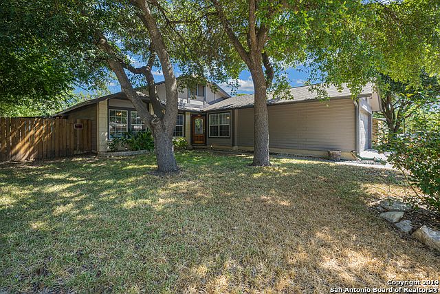 1st image of 210 Saddlebrook Dr