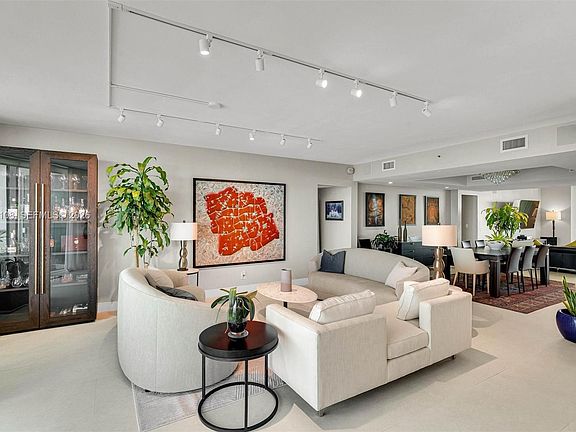 5th image of 1643 Brickell Ave APT 1602