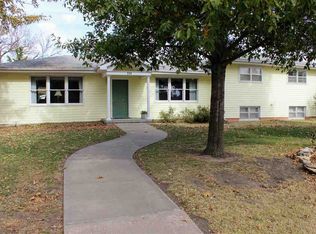 330 E Knott St, Hesston, KS 67062