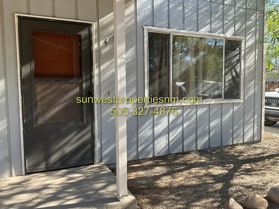 518 N Locke Ave