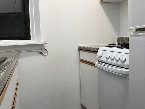 5th image of 426 E 83rd St APT 2B