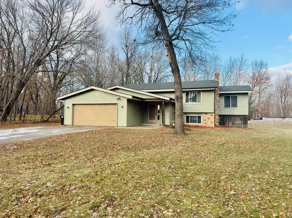 17245 Eveleth St NE, Ham Lake, MN 55304