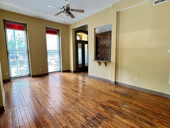 3rd image of 321 W Franklin St APT 7
