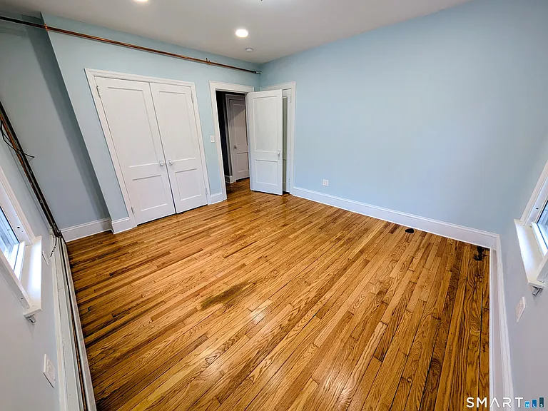 10 Wallace St — Photo 11