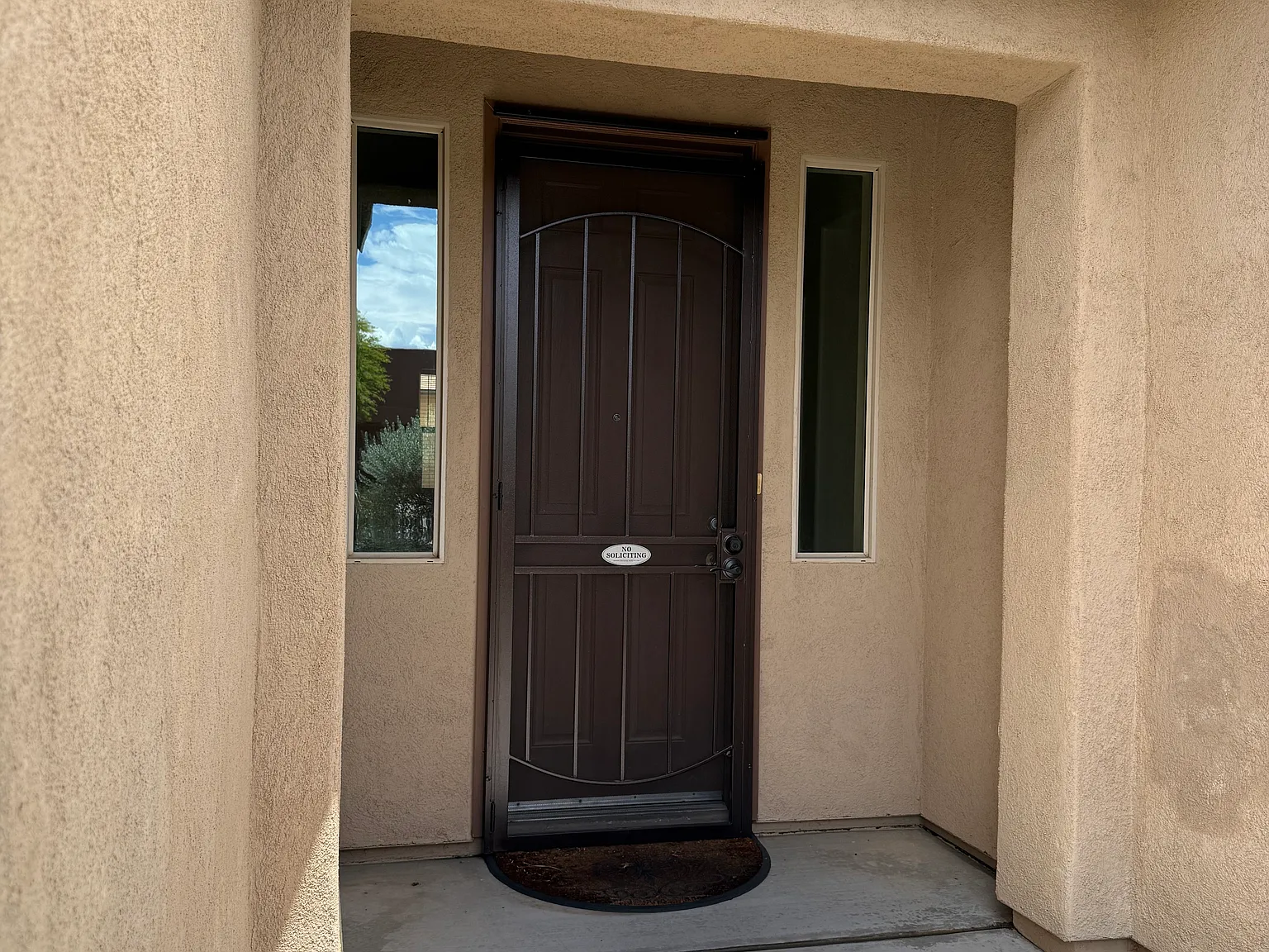 5 bed, 2400 sqft, $2,650 — Photo 3