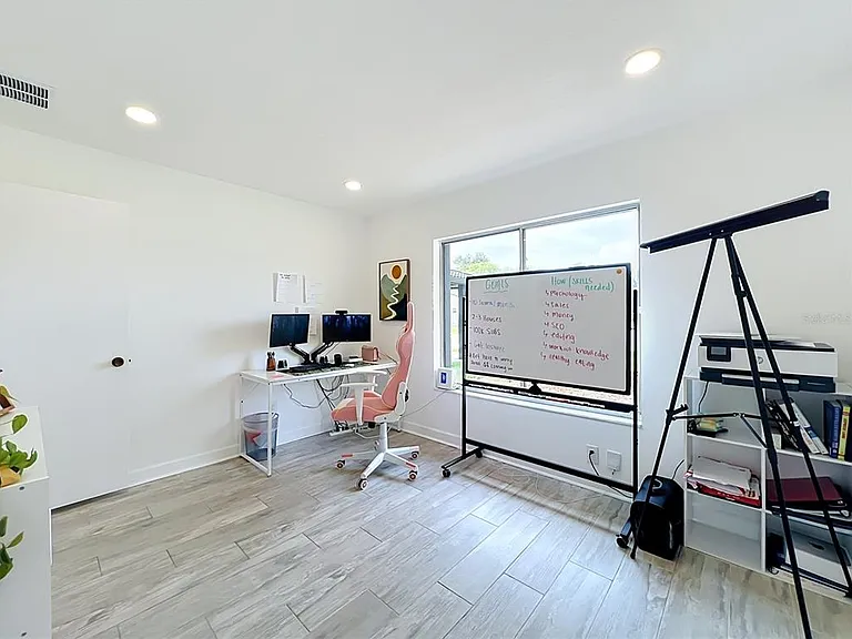 5501 Memorial Dr — Photo 32