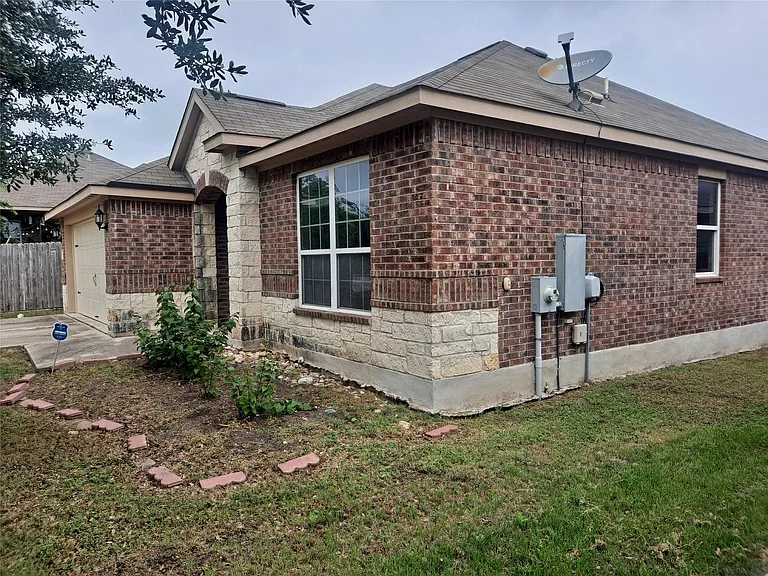 19208 Freedom Hill Ln — Photo 2