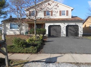 52 Rodak Cir, Edison, NJ 08817