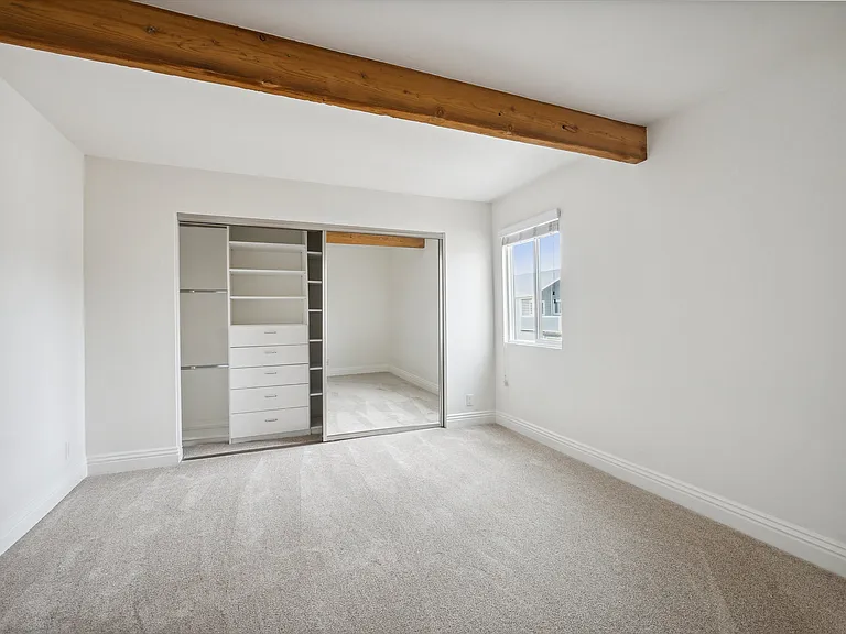 215 Walnut St — Photo 11