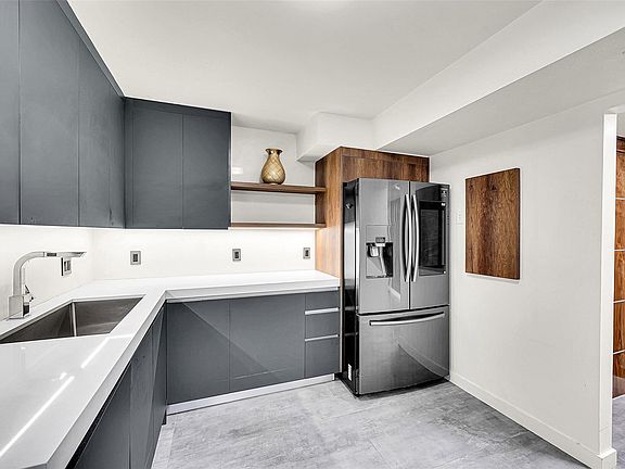 5th image of 2401 S Ocean Drive #1505