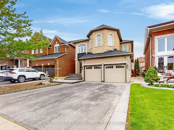 26 Blue Diamond Dr, Brampton, ON L6S 6J2