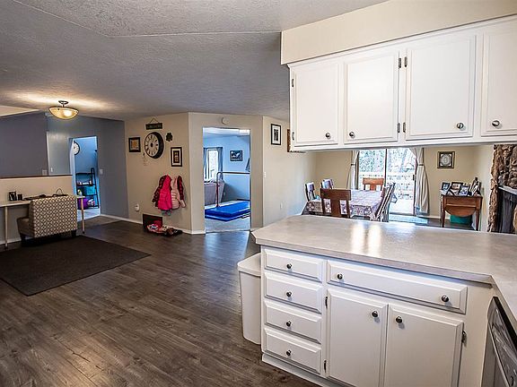 5th image of 524 E Glencrest Dr