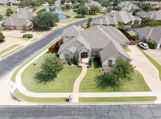 1100 Wessex Dr, Woodway, TX 76712