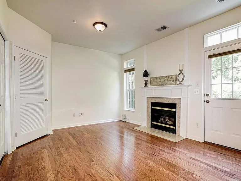 2987 Huntington Grove Sq — Photo 4