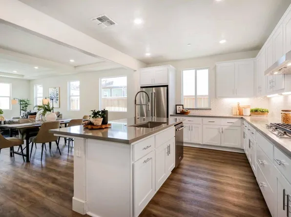 245 McKays Point Pl, West Sacramento, CA 95605