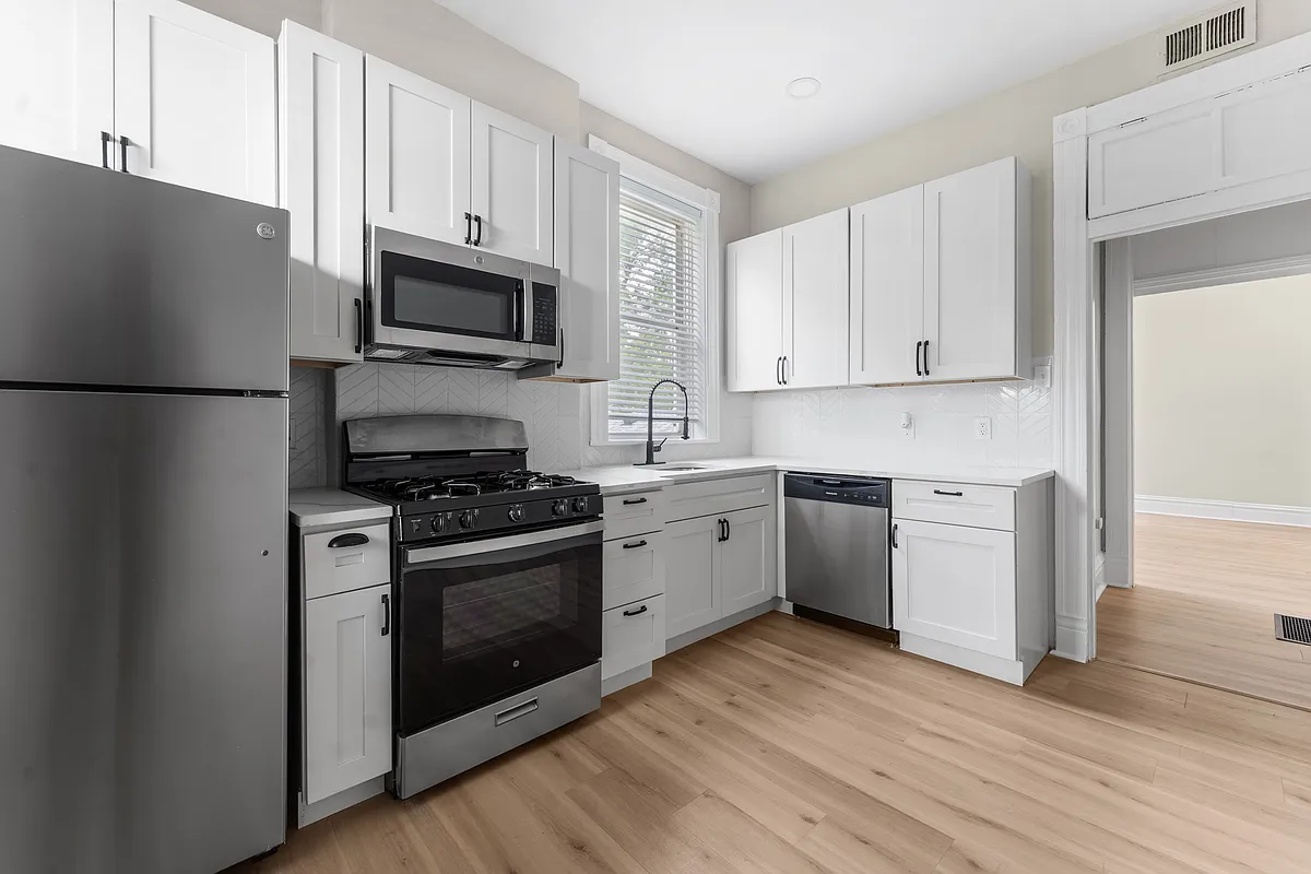 Building Photo - 2219 Benton Ter #U