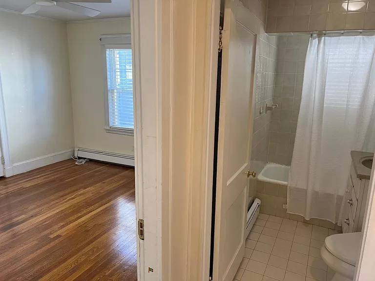 Lake St — Photo 20