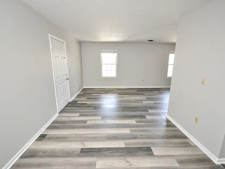 620 Oak Park Blvd #106 — Photo 30