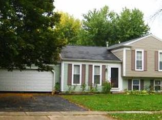1300 Tanglewood Dr, Algonquin, IL